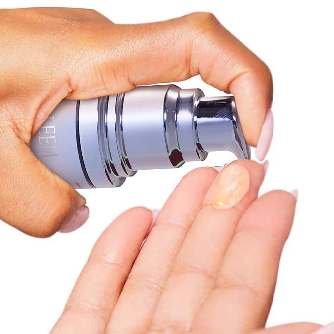Retinol Serum 2.5% for Face Anti Aging Serum with Hyaluronic Acid to Minimize Wrinkles. Improves Sun Damaged Skin and Fades Dark Spots - Vitamin A Serum - Dermatologist Tested & MADE in USA