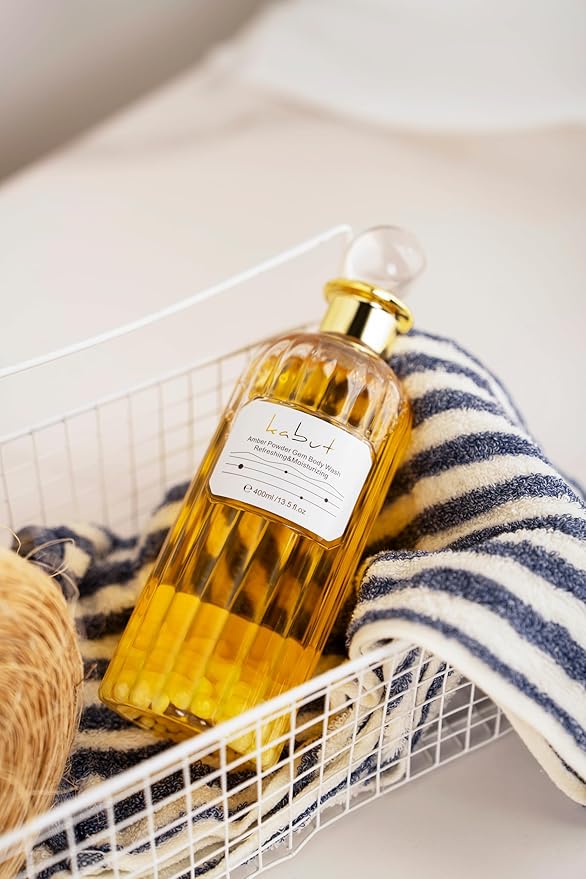 Pearl Extract Body Wash, Amber Powder Infused, Plant-Based Natural Formula for Daily Cleansing, Gentle Hydrating Shower Gel, 400ml