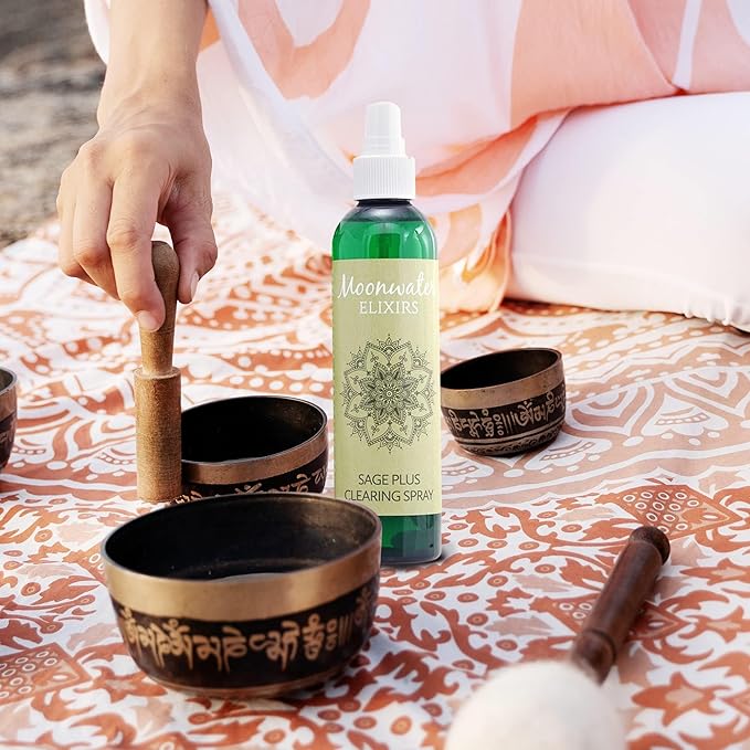 White Sage Smudge Spray for Spiritual Cleansing & Aura Protection, Sage Mist for Cleansing Negative Energy & Protection, Home & Meditation, Clear Quartz Reiki Energized Aromatherapy Room Spray - 4oz